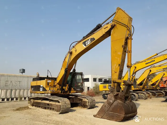 آلات البناء